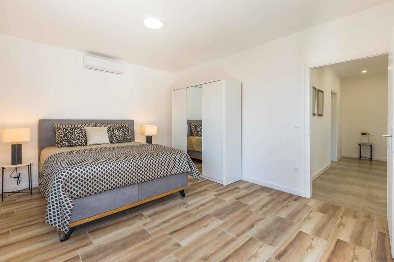 Luxury 2 Bedroom Apartment With Sea View Baška Voda Exteriér fotografie